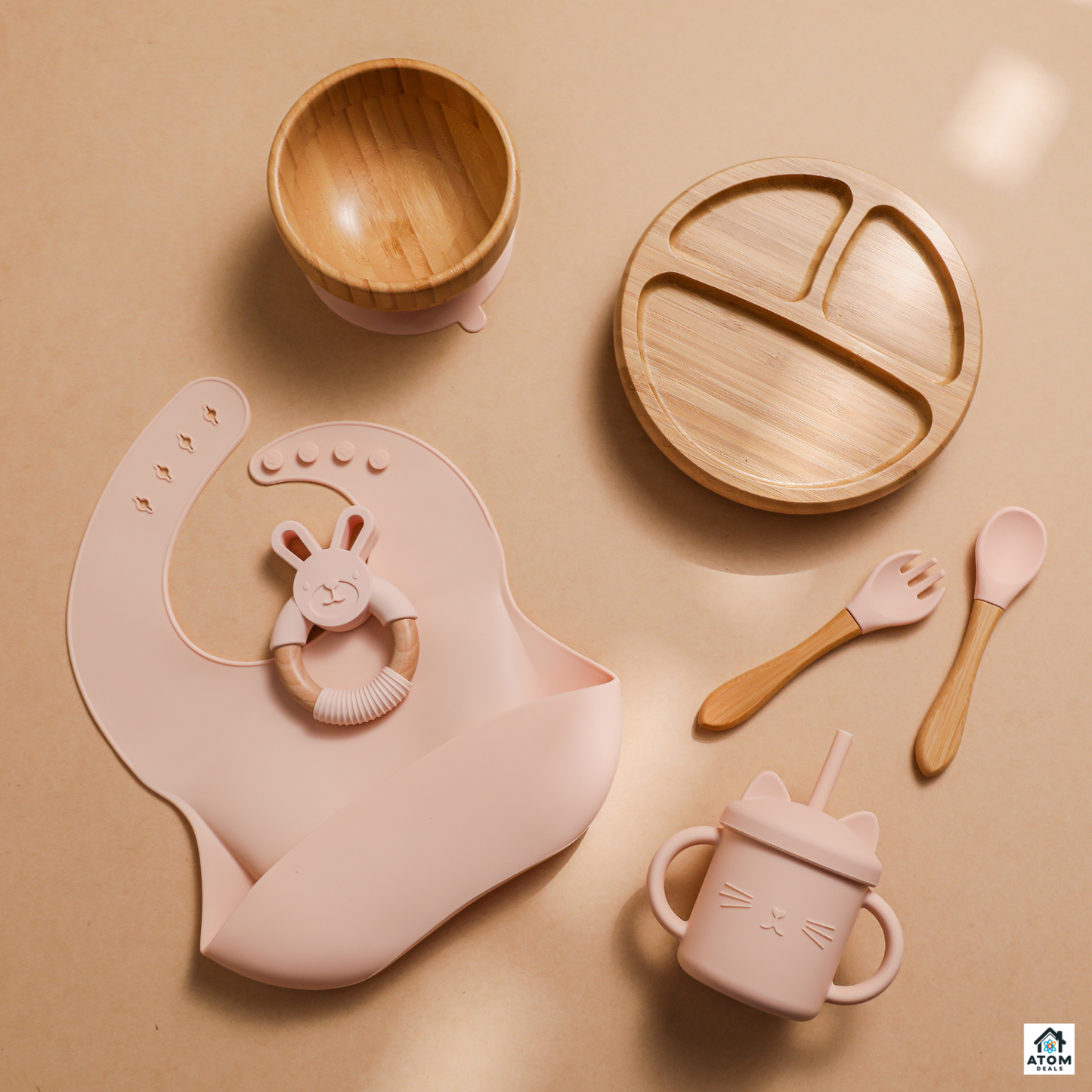 Set unisex de masa pentru bebelusi ATOM DEALS®️, din bambus natural, farfurie compartimentata cu baza antialunecare, bol cu ventuza, lingura si furculita din silicon alimentar, baveta silicon, ecologic, perfect pentru Baby-Led Weaning, roz